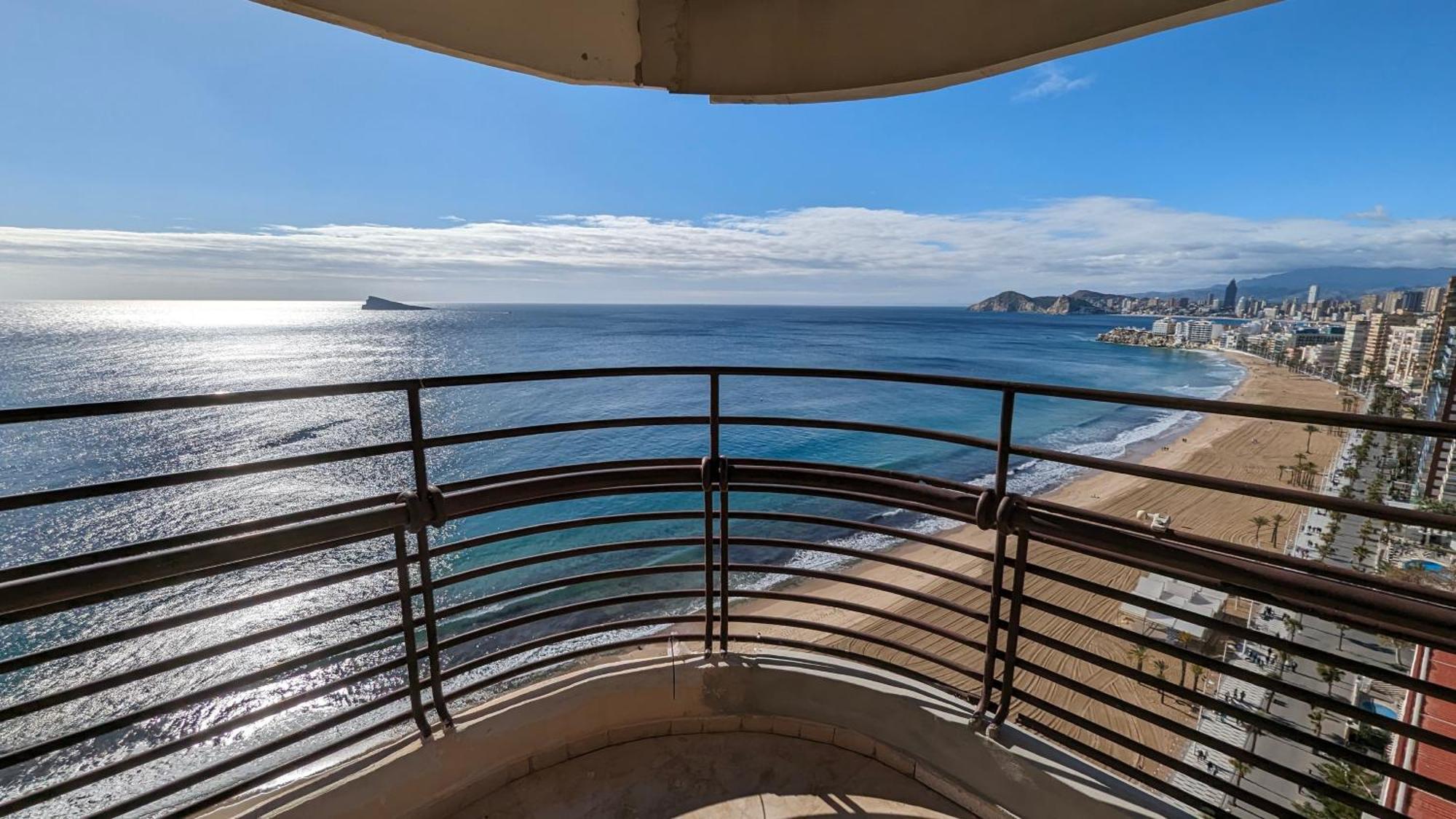 Las Arenas Sea Front Apartments Benidorm Esterno foto