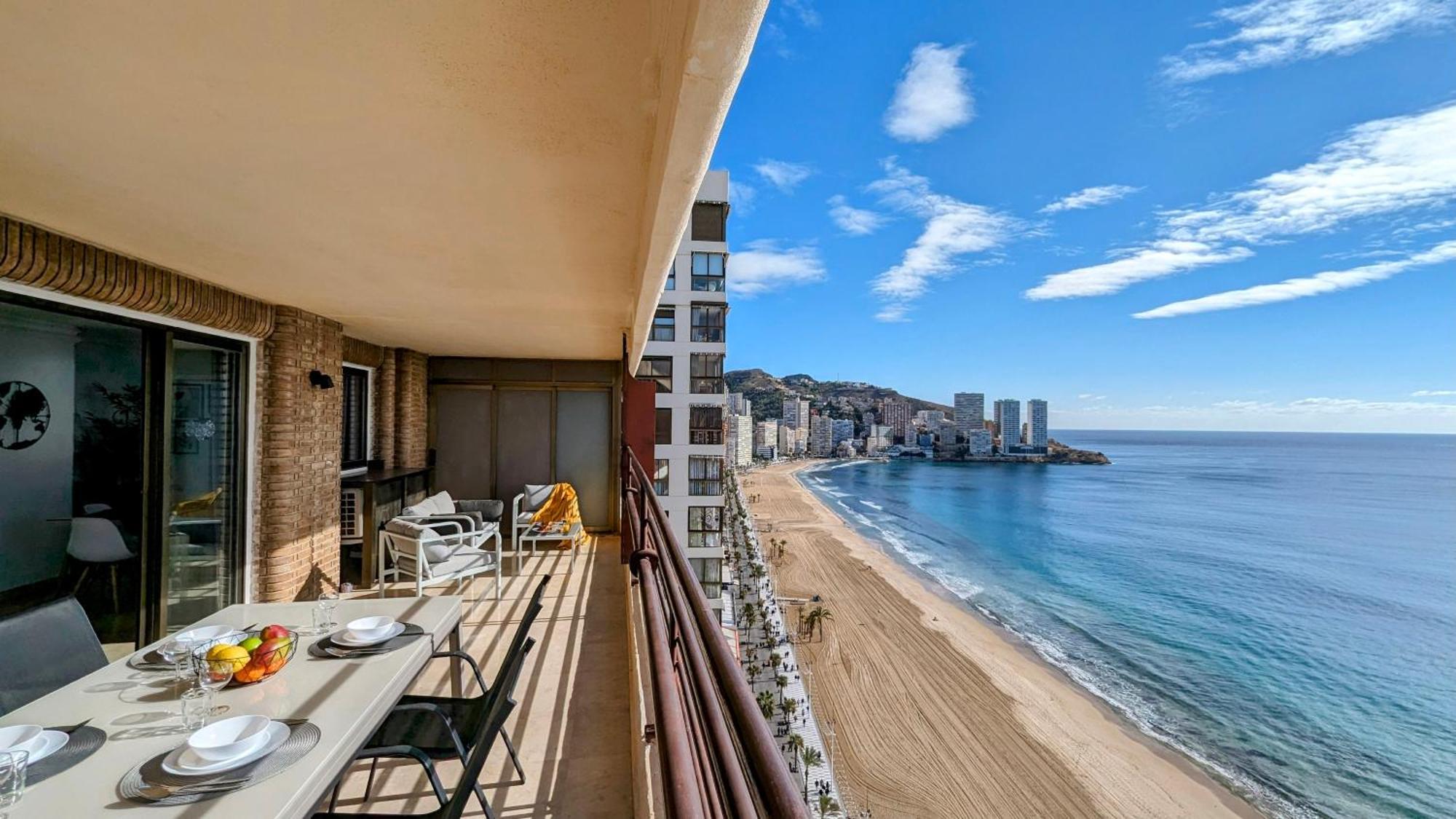 Las Arenas Sea Front Apartments Benidorm Esterno foto